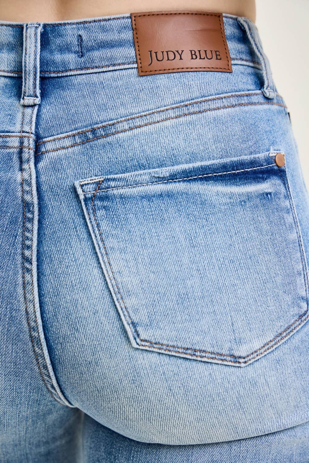 Judy Blue HW Tummy Control Contrast Wash Straight