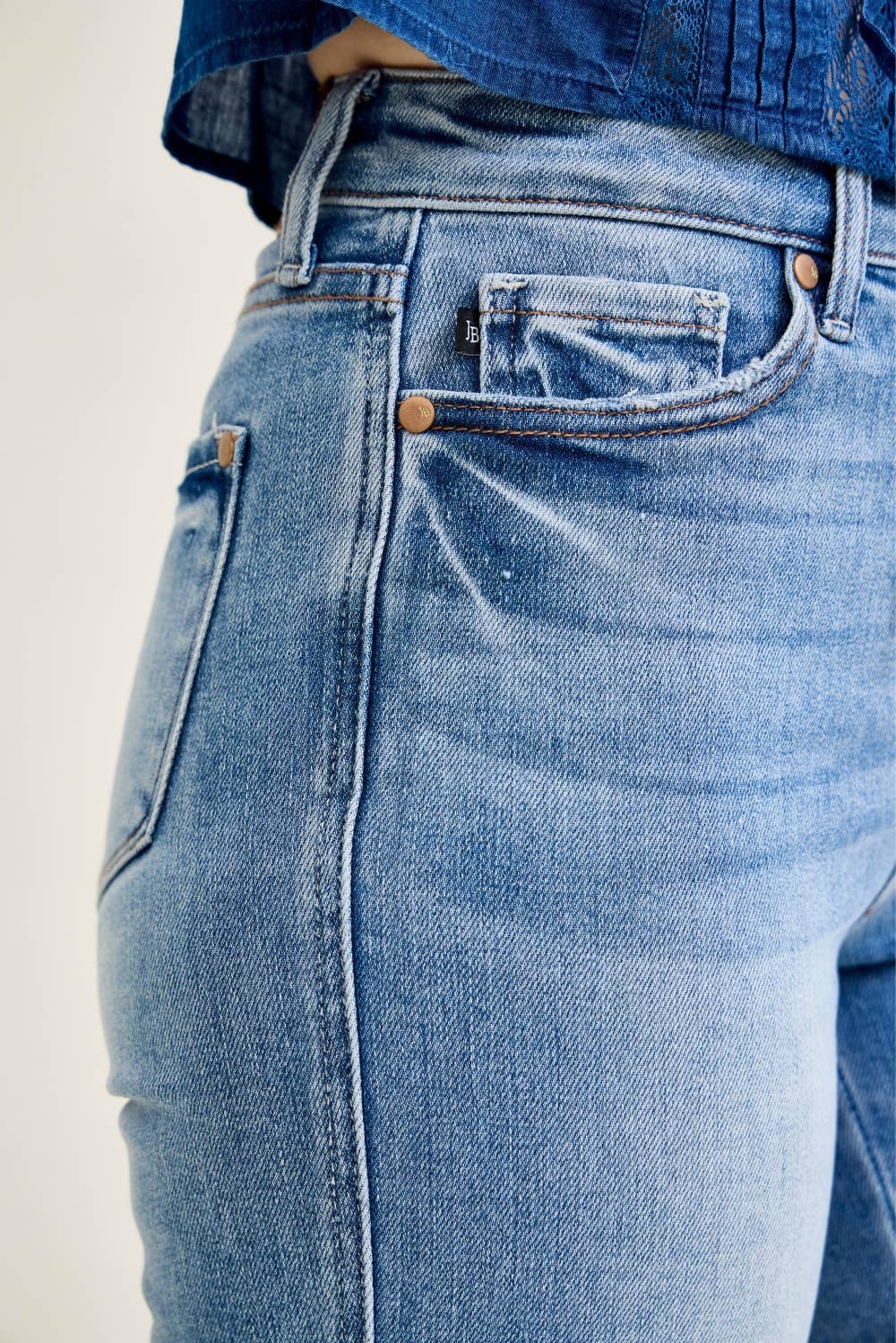 Judy Blue HW Tummy Control Contrast Wash Straight